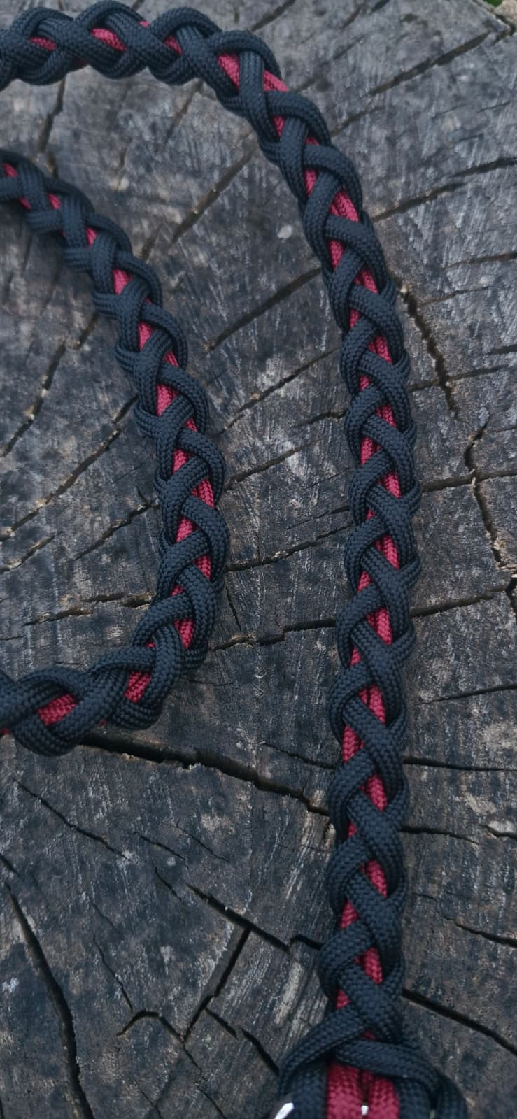 Sirius Crimson — 120 cm Paracord Köpek Gezdirme Kayışı | El Örgü Dayanıklı Tasarım